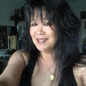 Meet your Posher, Cynthia